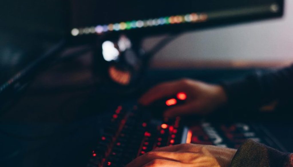 pexels-anete-lusina-5240548
